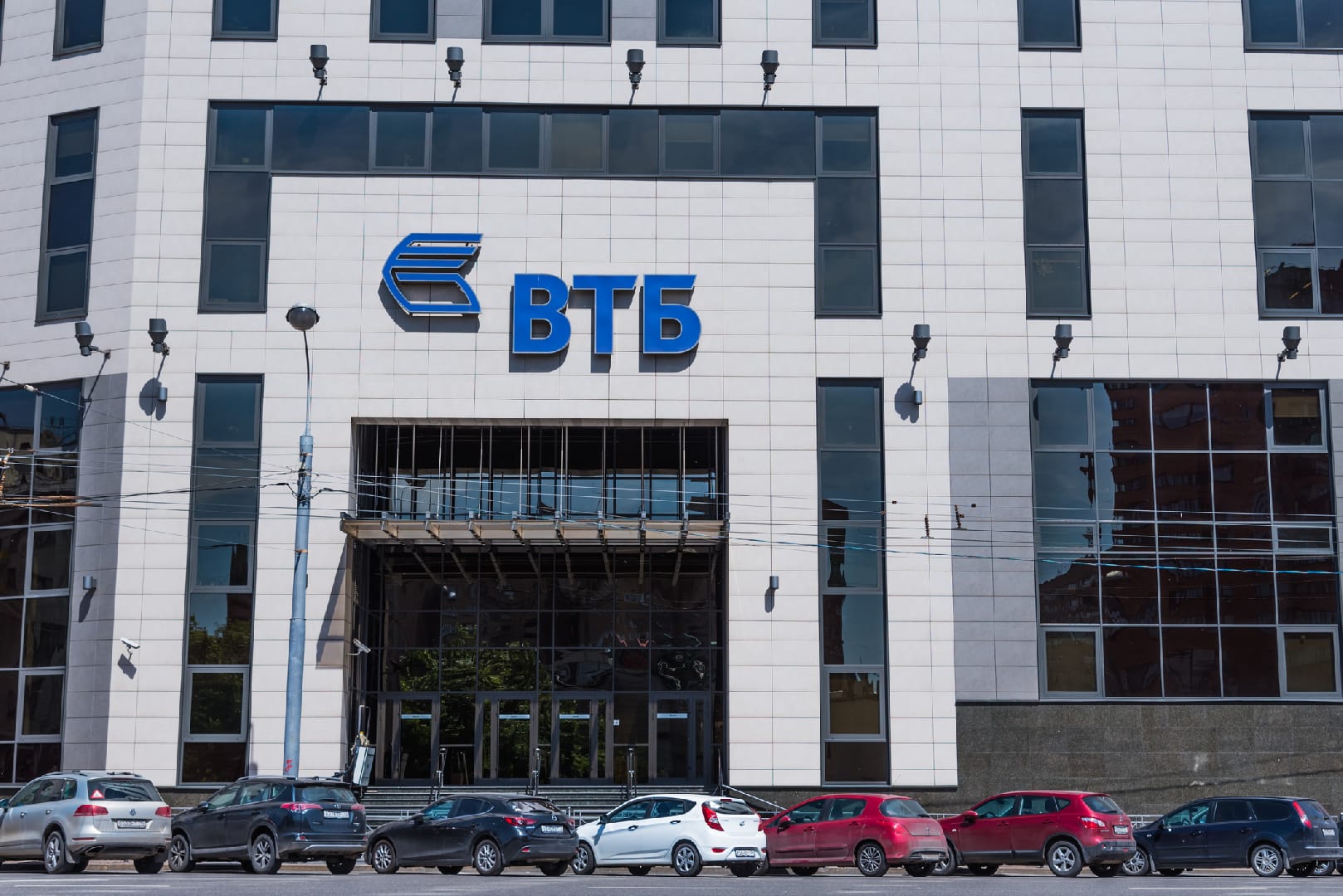 ВТБ начал выдавать льготную ипотеку на жилье в оккупированных областях Украины