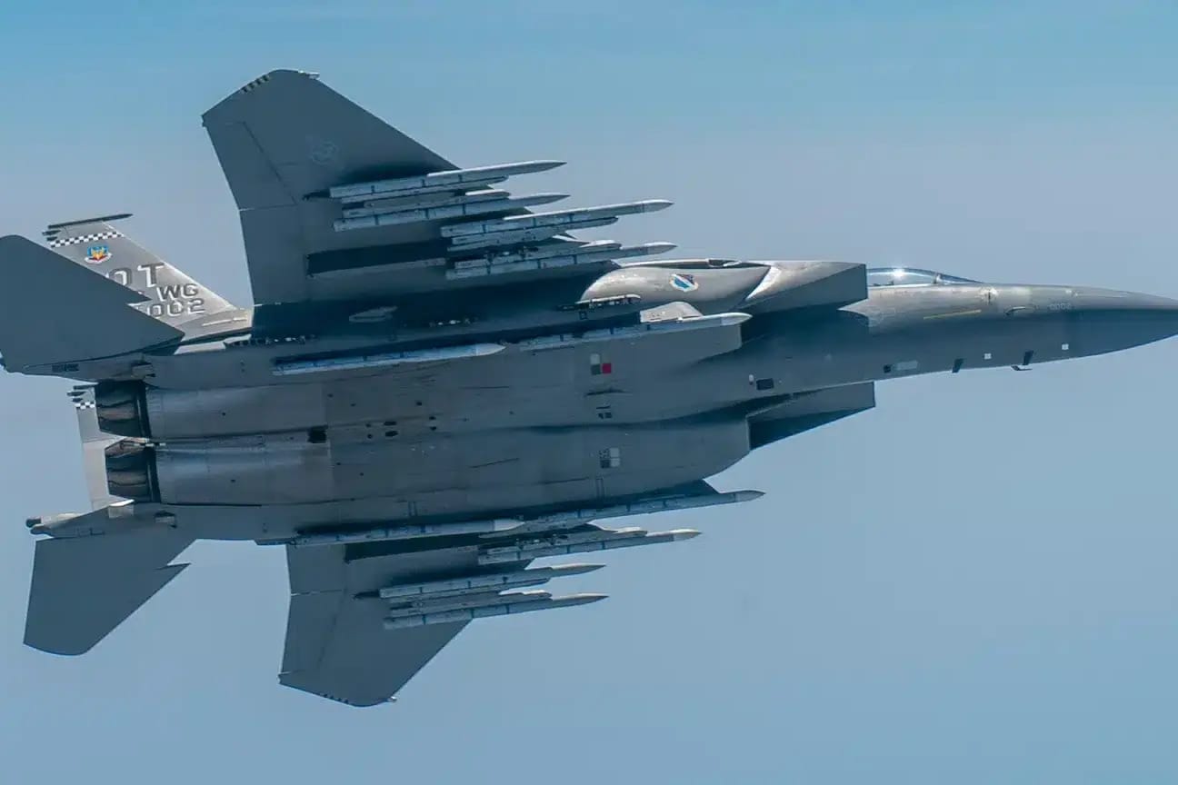 Трамп объявил о спасении второго летчика истребителя F-15E, сбитого над Ираном