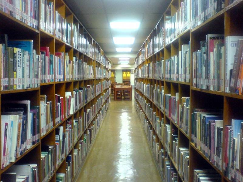 В Архангельской области с полок библиотек убрали книги, поставленные Фондом Сороса
